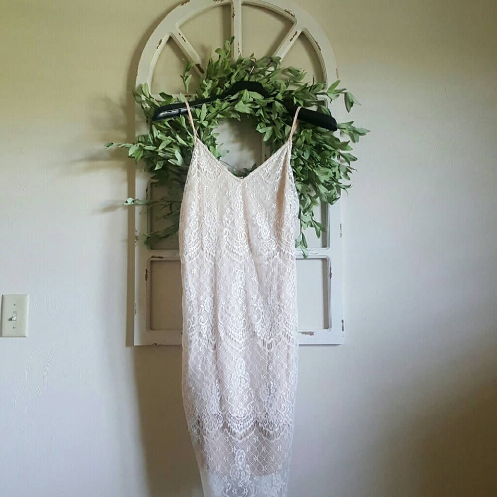 Lace, Knee-Length Dress